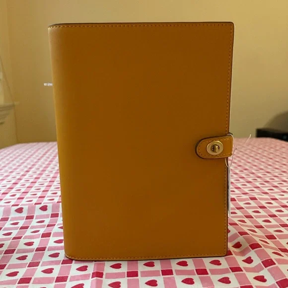 ๐ COACH NOTEBOOK ๐ NWT ๐ - Picture 1 of 16